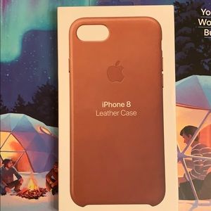 Official Apple iPhone 8 & iPhone 7 leather case